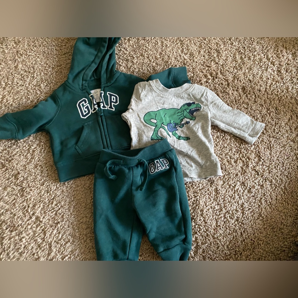 Gap 3 piece set